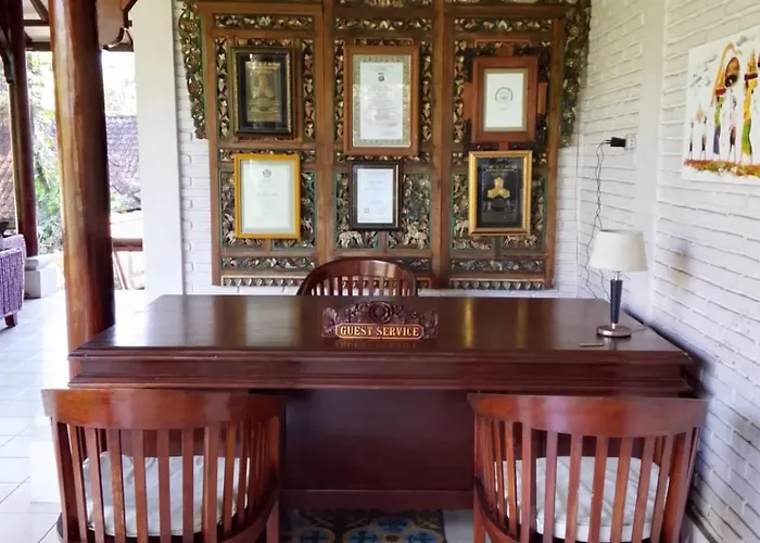 Lodge The Chapel Alam Sari